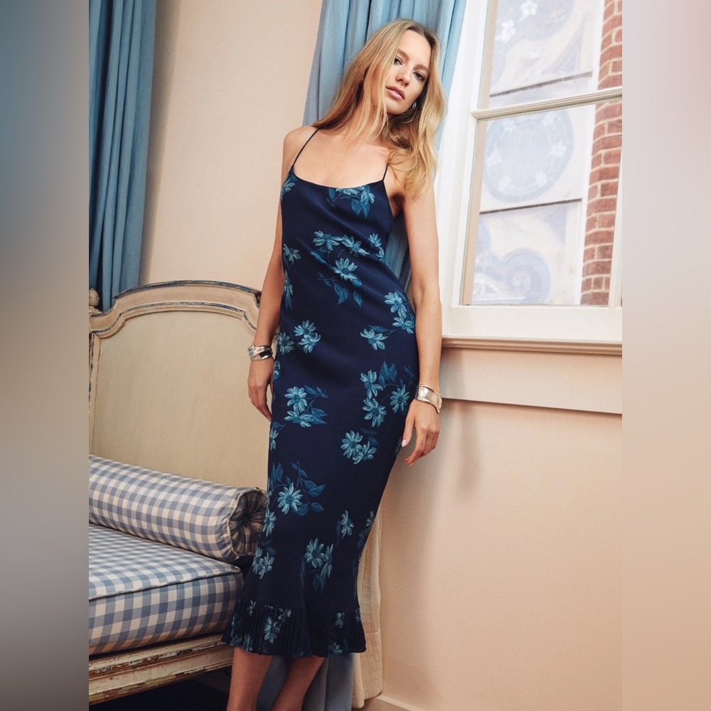 New with Tags - Reformation Suki Dress in Blue Floral Pattern Size 4